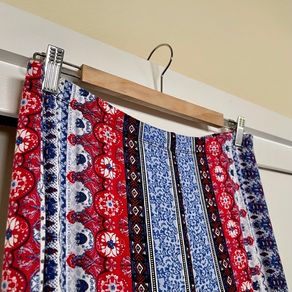 Francesca’s Paisley Boho Hippie Flared Leggings - Picture 4 of 6